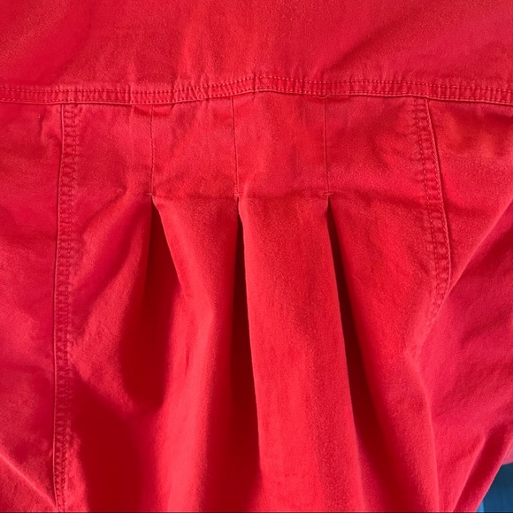 Red lightweight short jacket back pleats button front casual & cool - Picture 7 of 13